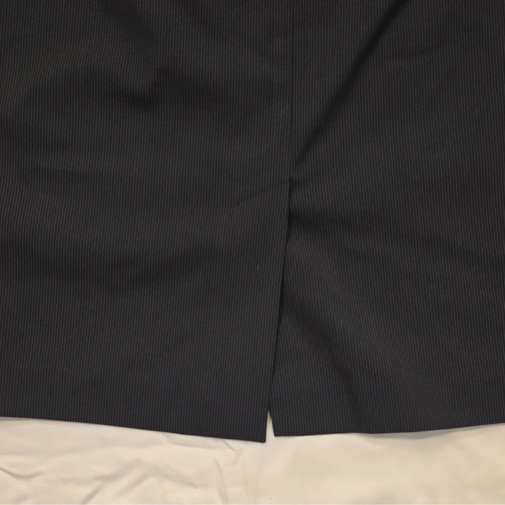Express Design Studio Women's Black Pinstripe Pencil Skirt Knee Zip Sz 6 #107